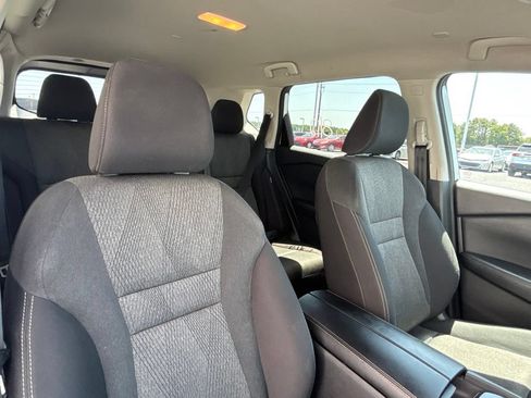 Used 2024 Nissan Rogue SV FWD image 26