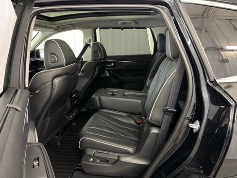 Used 2026 Acura MDX SH-AWD w/ Advance Package image 14
