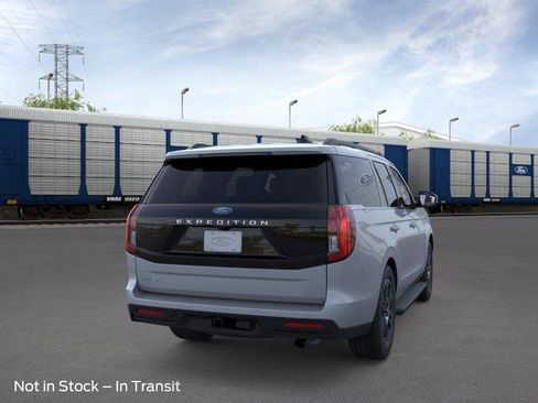 New 2026 Ford Expedition Active RWD image 8