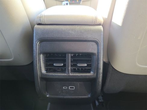 Used 2023 Cadillac XT4 Premium Luxury image 31