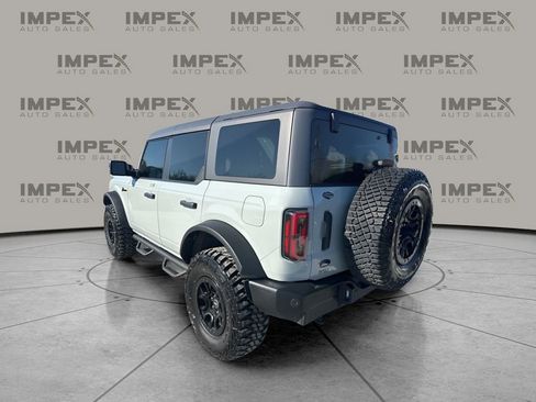 Used 2022 Ford Bronco Wildtrak image 3