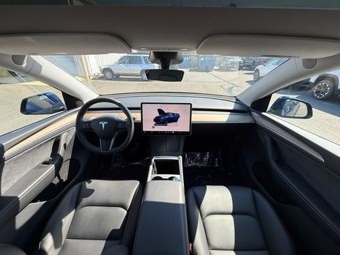 Used 2024 Tesla Model Y Long Range AWD/4WD image 20