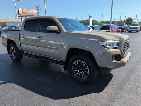 Used 2020 Toyota Tacoma TRD Sport w/ Technology Package AWD/4WD image 7