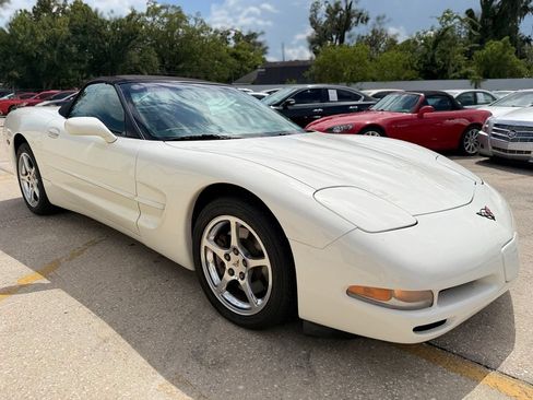 Used 2001 Chevrolet Corvette Convertible w/ Preferred Equipment Group2 RWD image 7