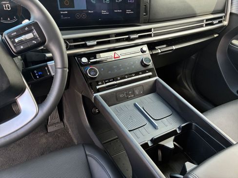 Used 2025 Hyundai Santa Fe SEL AWD/4WD image 45