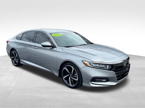 Used 2019 Honda Accord Sport image 9