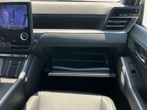Used 2025 Lexus GX 550 AWD/4WD image 19