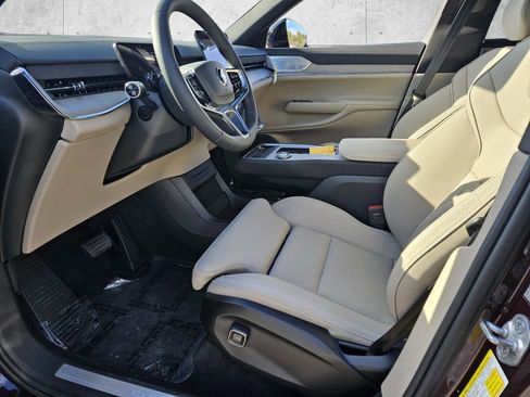 New 2025 Volvo EX90 Ultra image 6