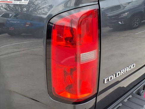 Used 2016 Chevrolet Colorado Z71 AWD/4WD image 12