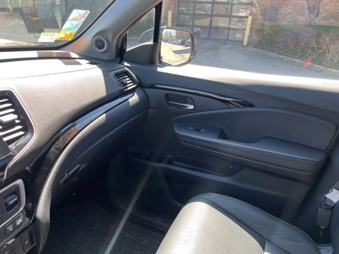 Used 2021 Honda Pilot Touring image 23