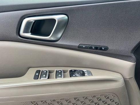 Used 2026 Kia Carnival EX FWD image 14