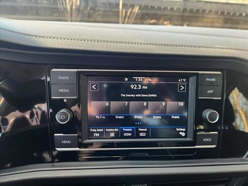 Certified 2024 Volkswagen Jetta S image 31