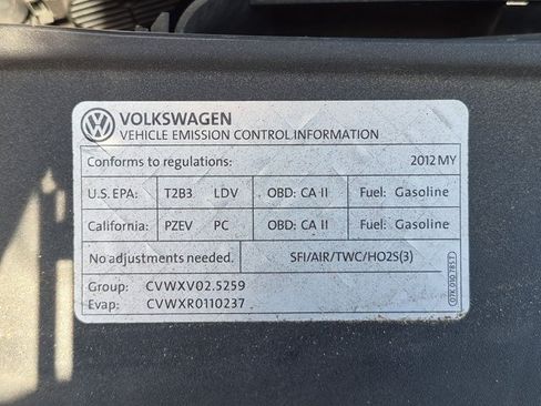 Used 2012 Volkswagen Golf 2-Door FWD image 13