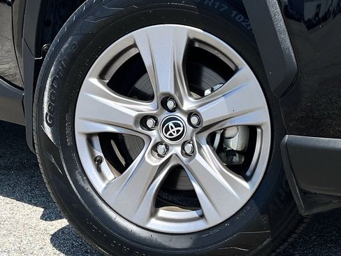 Used 2025 Toyota RAV4 LE AWD/4WD image 28