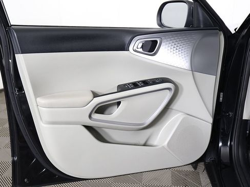 Used 2023 Kia Soul LX FWD image 19