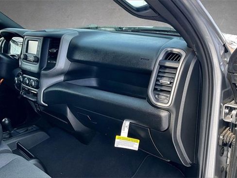 Used 2024 RAM 2500 Tradesman w/ Chrome Appearance Group image 13