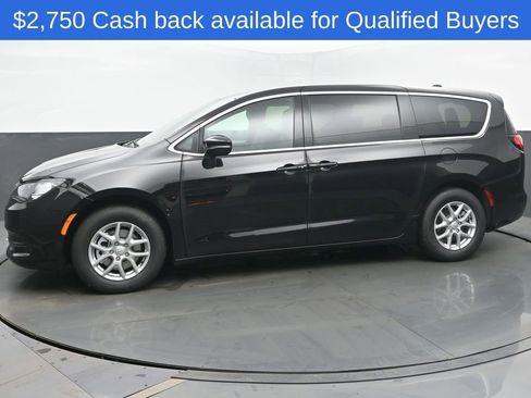 New 2026 Chrysler Voyager LX image 2