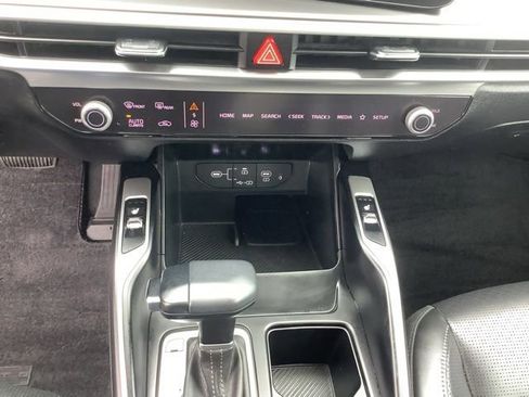 Used 2024 Kia Sorento EX w/ Panoramic Sunroof Package FWD image 35