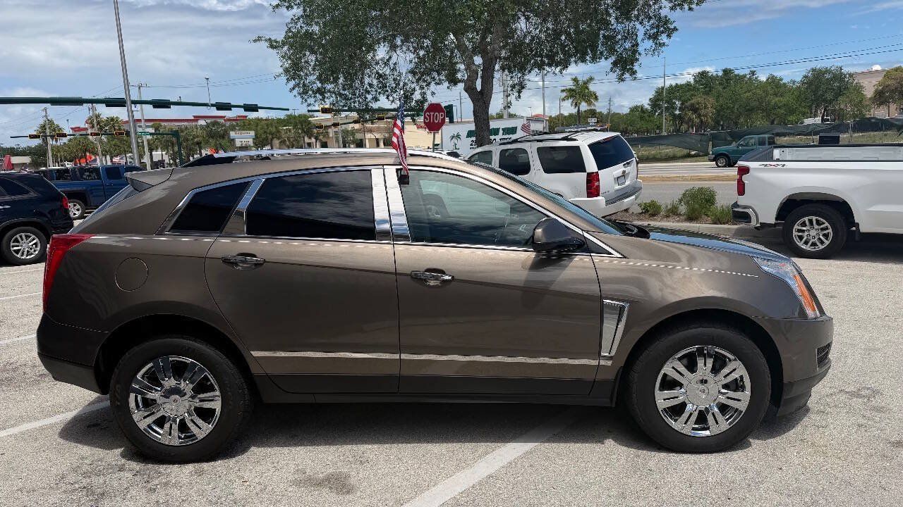 Used 2014 Cadillac SRX Luxury w/ Driver Awareness Package FWD image 4