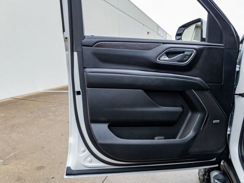 Used 2024 Chevrolet Tahoe Z71 w/ Luxury Package image 39