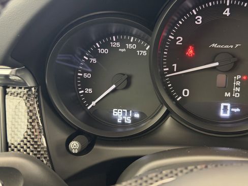 Certified 2025 Porsche Macan image 22