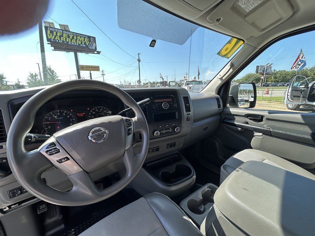Used 2016 Nissan NV 2500 SV RWD image 10