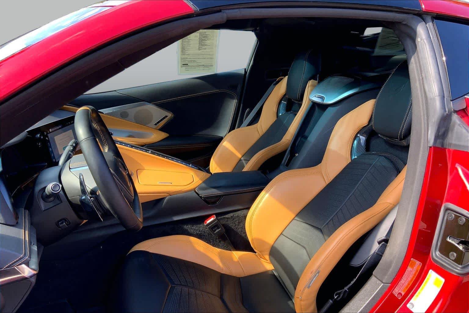 Used 2025 Chevrolet Corvette Stingray Preferred Cpe w/ Z51 Performance Package RWD image 9