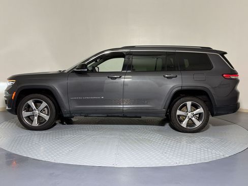 Used 2022 Jeep Grand Cherokee L Limited AWD/4WD image 2