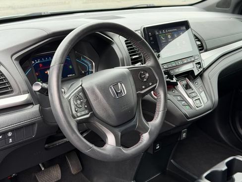 Used 2024 Honda Odyssey Sport image 10