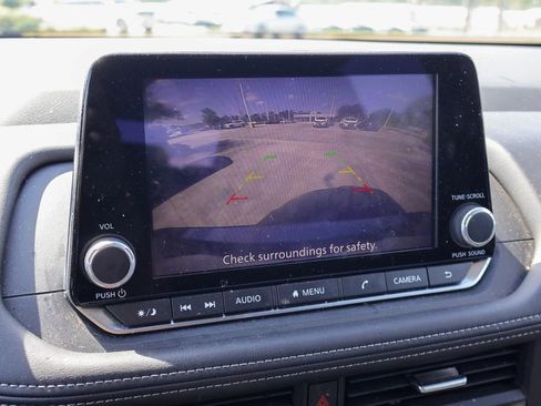 Certified 2026 Nissan Rogue SV FWD image 4