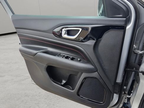 Used 2025 Jeep Compass Trailhawk image 14