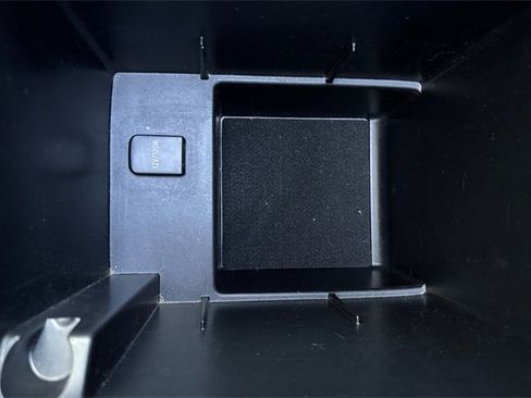 Used 2022 Toyota 4Runner SR5 Premium image 32