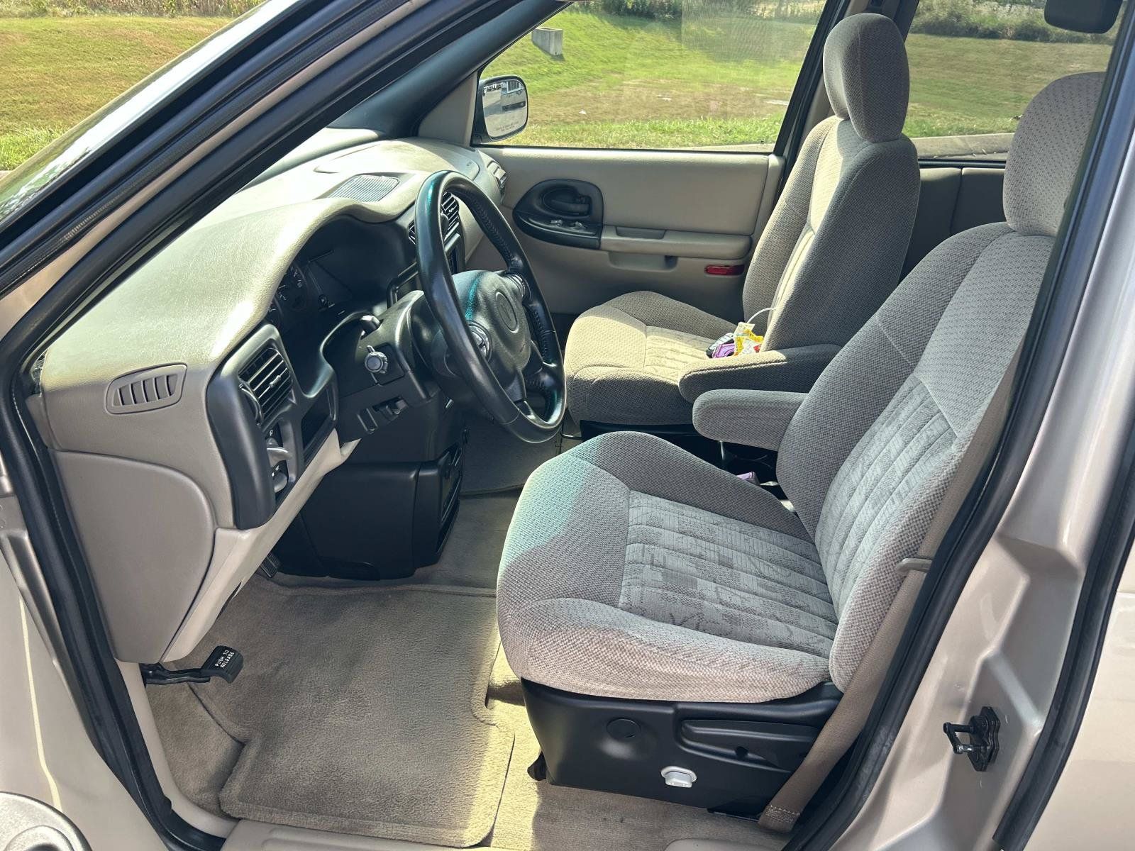 Used 2003 Pontiac Montana Extended FWD image 26