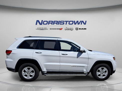 Used 2015 Jeep Grand Cherokee Laredo w/ Quick Order Package 23E AWD/4WD image 7