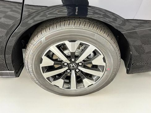 Used 2023 Honda Odyssey EX-L image 5