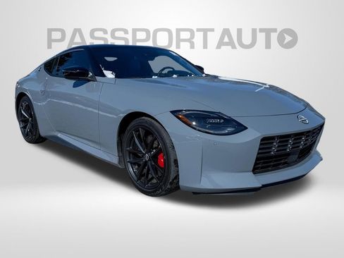 Certified 2024 Nissan Z Performance w/ Floor Mat Package image 3