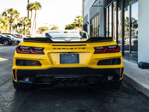 Used 2025 Chevrolet Corvette Z06 RWD image 12