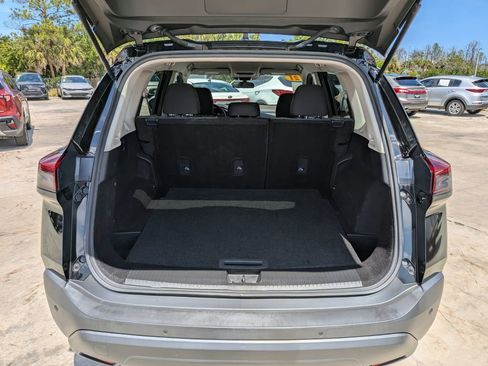 Used 2021 Nissan Rogue S FWD image 12