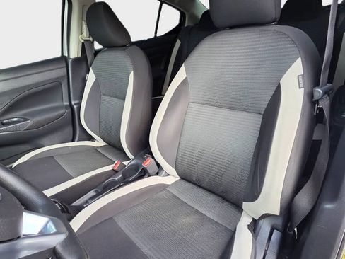 Used 2021 Nissan Versa SV image 11