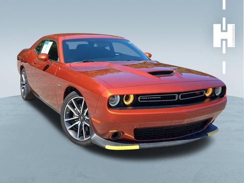 Used 2023 Dodge Challenger R/T RWD image 1