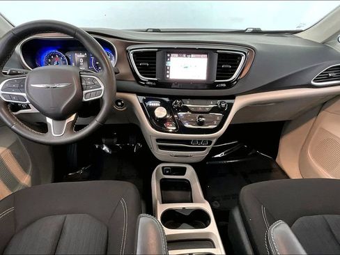 Used 2023 Chrysler Voyager LX FWD image 19