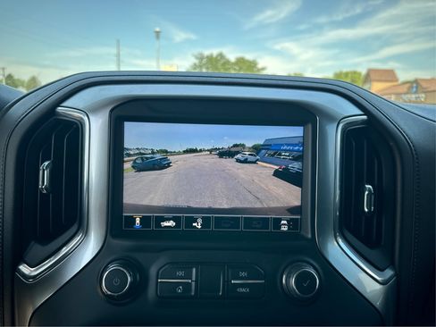 Used 2020 Chevrolet Silverado 1500 LT Trail Boss AWD/4WD image 28