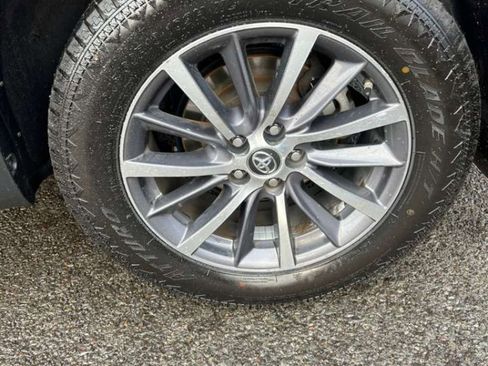 Used 2018 Toyota Highlander XLE image 10