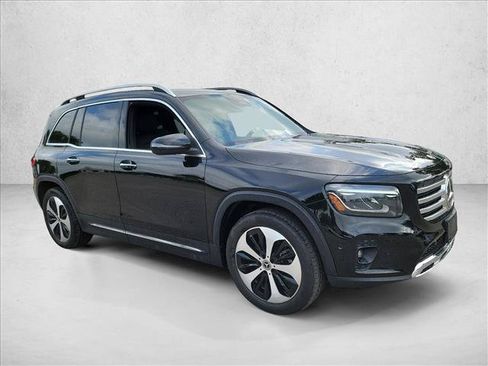 Used 2025 Mercedes-Benz GLB 250 image 3