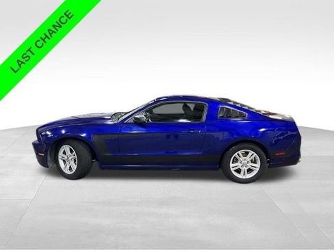 Used 2014 Ford Mustang Coupe RWD image 3