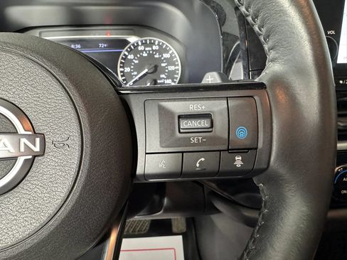 Used 2022 Nissan Pathfinder SL AWD/4WD image 16