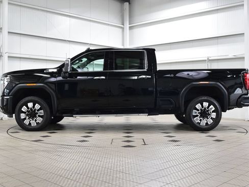 Used 2025 GMC Sierra 2500 Denali w/ Denali Reserve Package AWD/4WD image 4