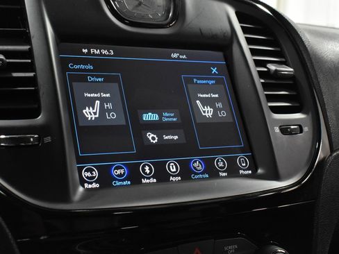 Used 2018 Chrysler 300 S w/ 300S Premium Group image 15