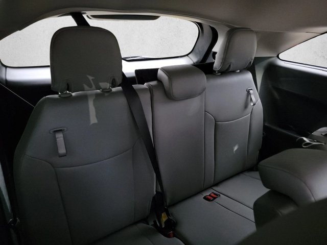 Used 2026 Toyota Sienna XLE FWD image 22