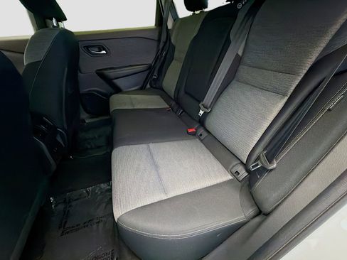 Used 2023 Nissan Rogue SV image 13